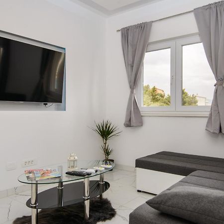 Apartments Pelja Trogir Bagian luar foto
