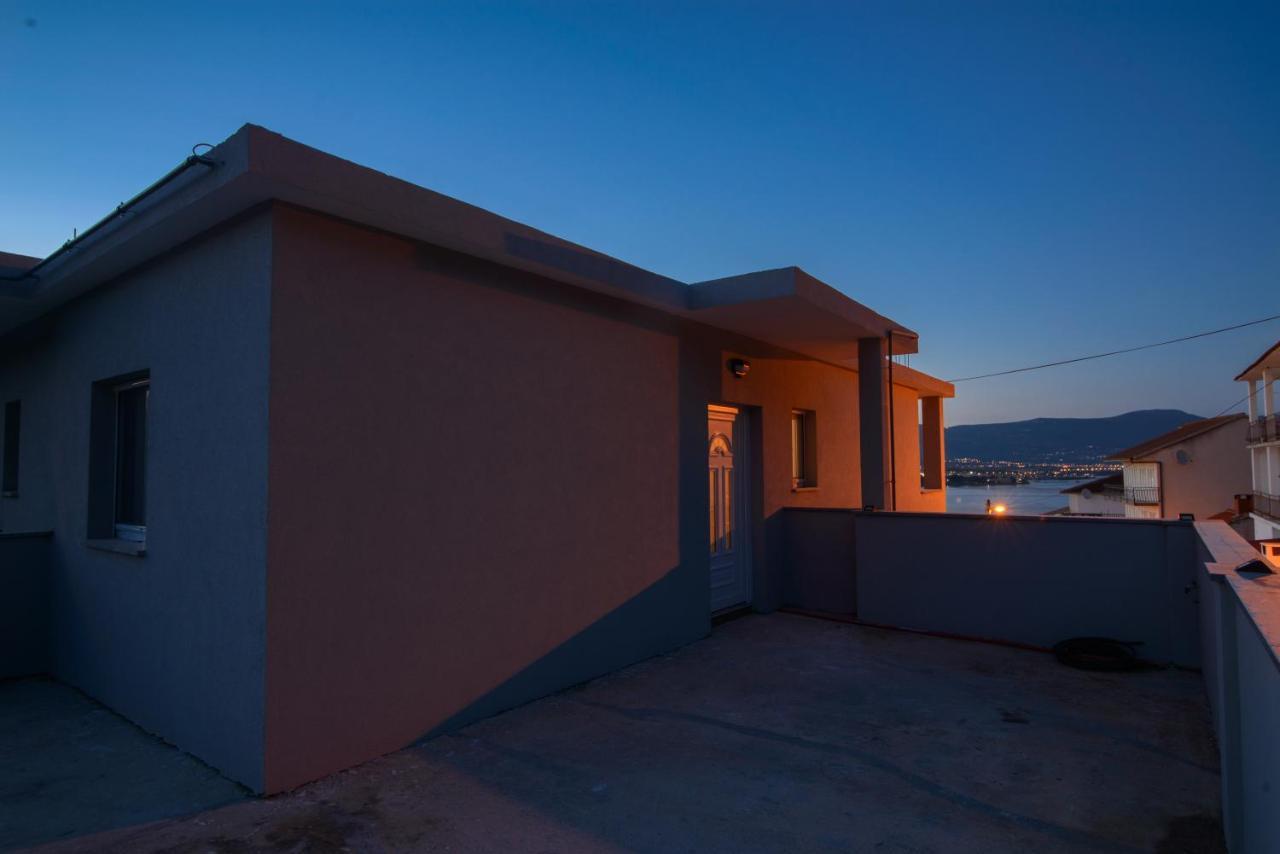 Apartments Pelja Trogir Bagian luar foto